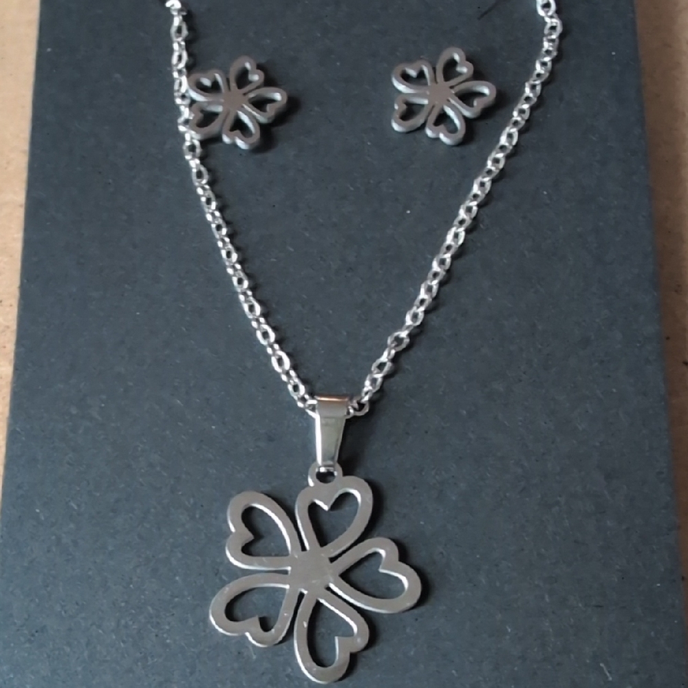 Elegant Silver Clover Jewelry Stainless Steel Set